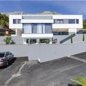 5 bedroom beachfront villa with heated pool near Omis, sleeps 9